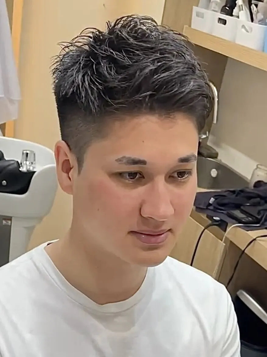 Soleriaソレリア【新宿】高め刈り上げで男らしいベリーショート